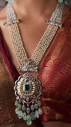 Vilandi Long Necklace with Panna and Russian Sujni