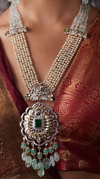 Vilandi Long Necklace with Panna and Russian Sujni