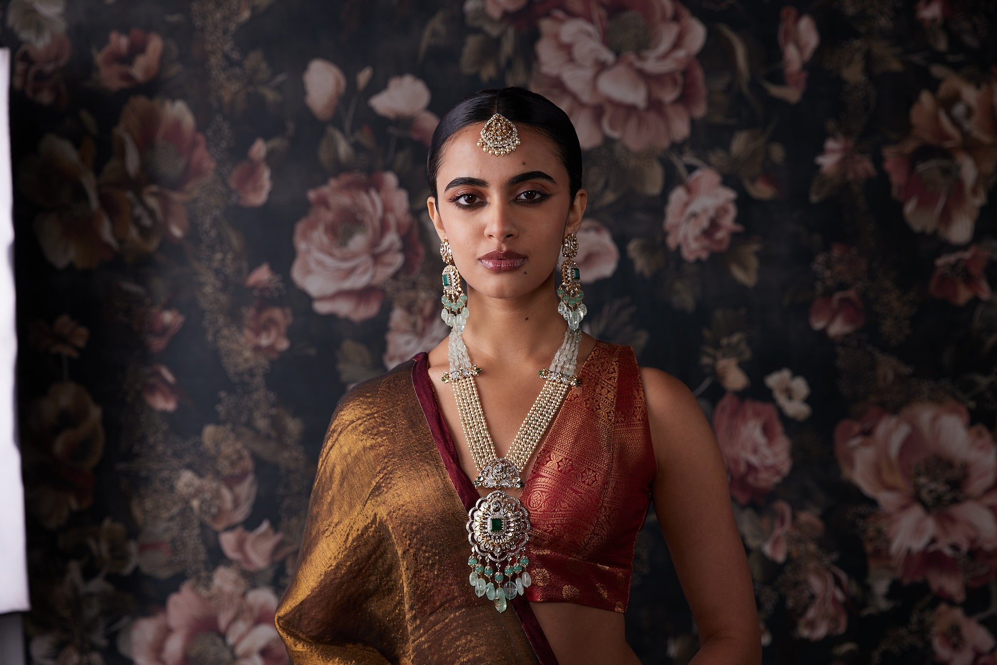 Vilandi Long Necklace with Panna and Russian Sujni