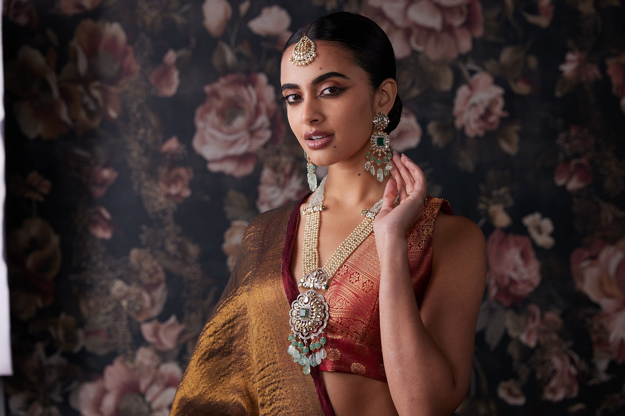 Vilandi Long Necklace with Panna and Russian Sujni