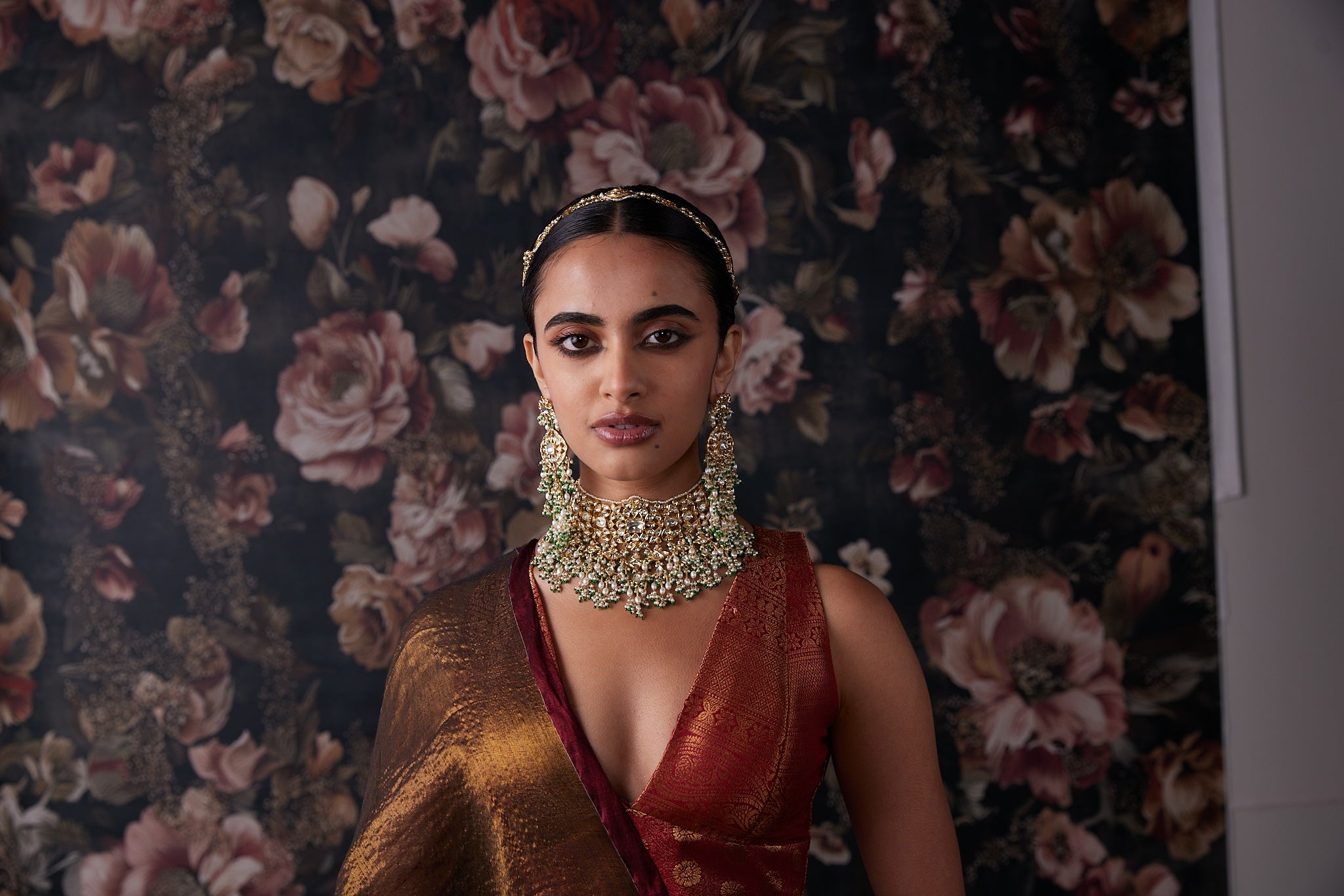 All White Vilandi Choker